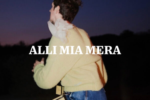 INFO  LEON OF ATHENS New Single & Performance Video ALLI MIA MERA Διαθέσιμο στο Spotify & στο Apple Music Κυκλοφορεί από τη Sony Music Δείτε εδώ το performance video που συνοδεύει το τραγούδι Δείτε εδώ τα lyrics Written by Leon of Athens, Katerine Duska, Ermis Geragidis Produced by Nick Kodonas, Ermis Geragidis, Leon of Athens Performance Video by Alexis Rummler
